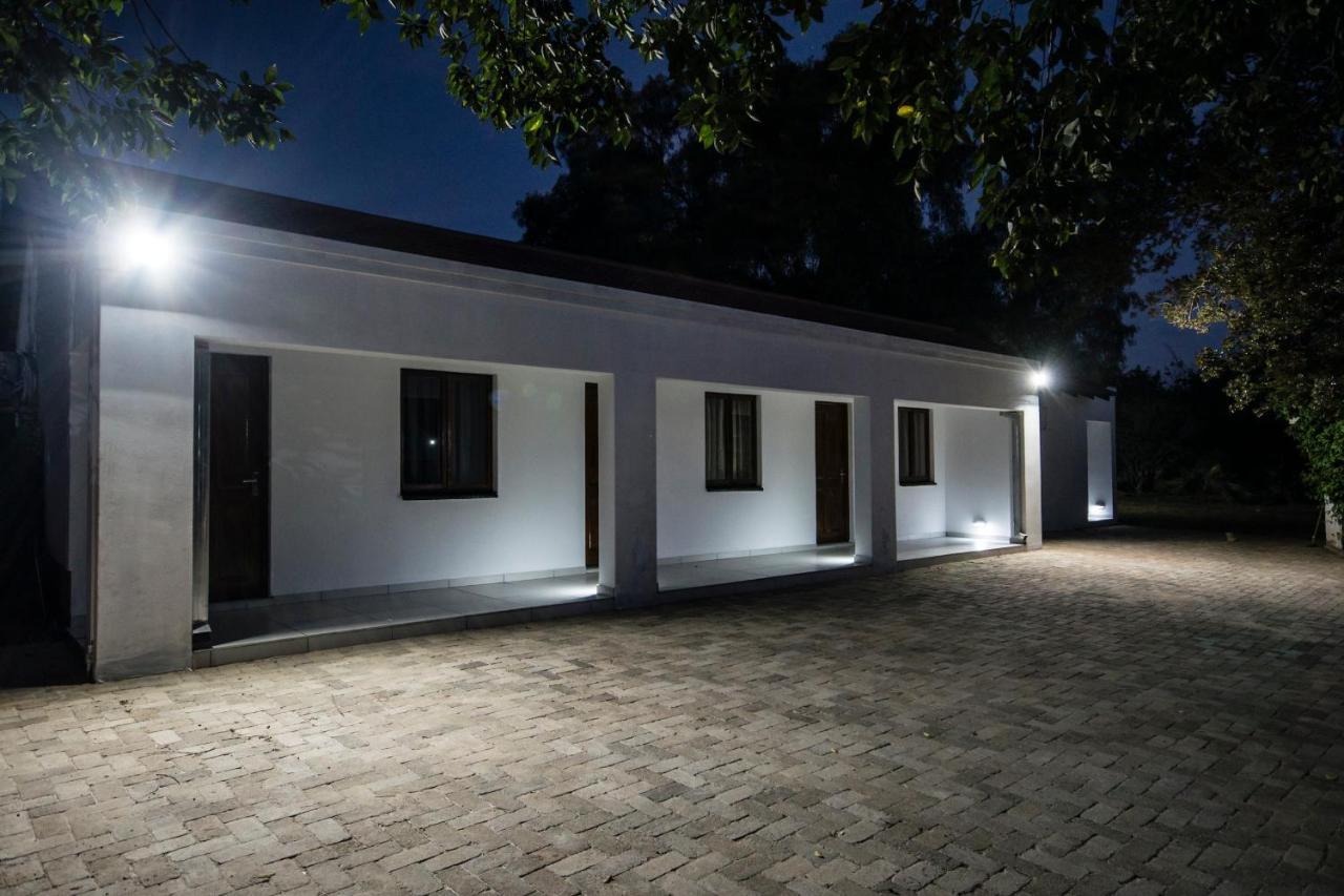 The Royal Guest House Klerksdorp Exteriör bild